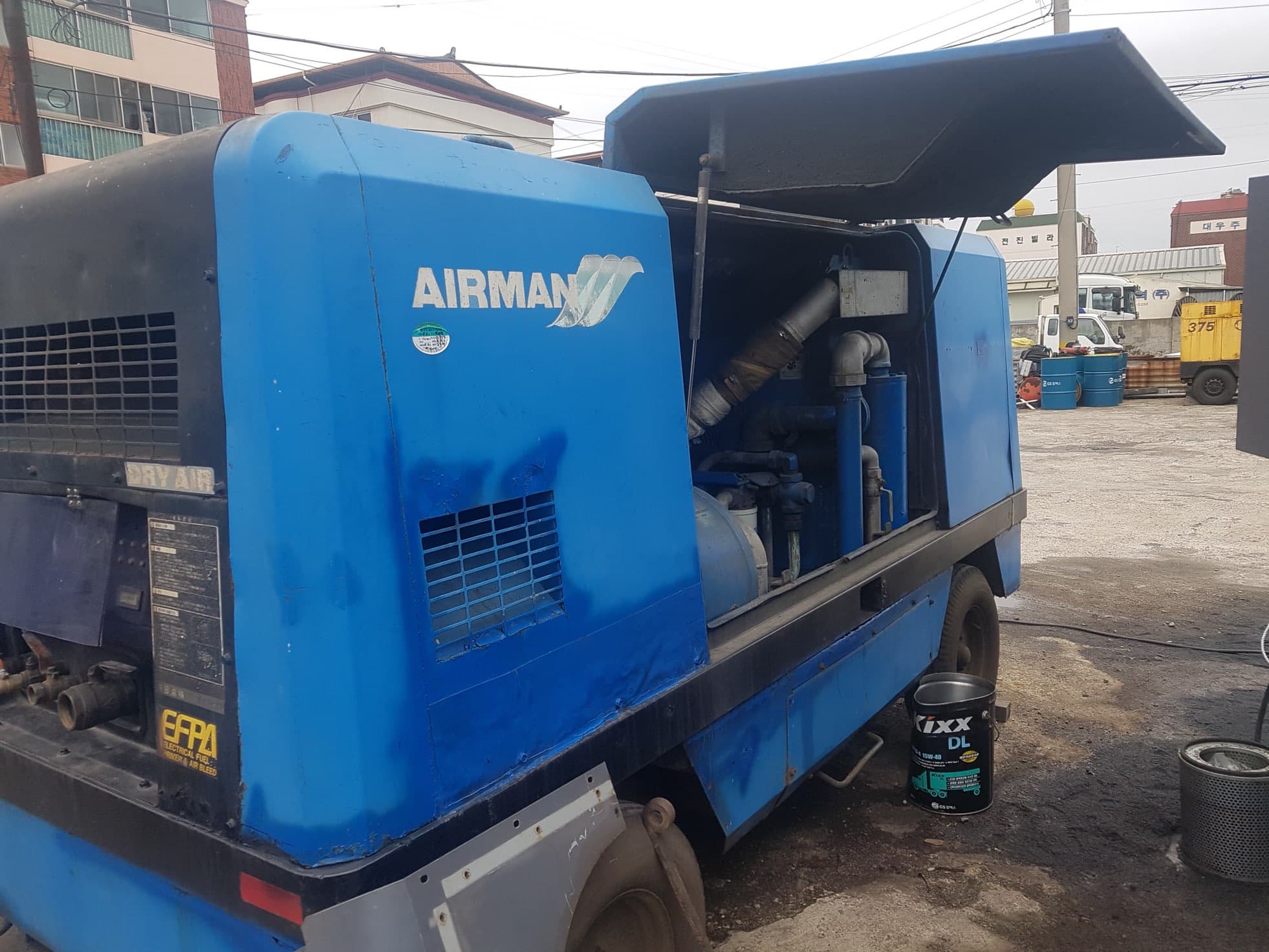 Used air compressor AIRMAN PDS655S